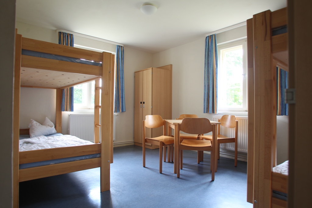The youth hostel offers accommodation in one-, two- or three-bed rooms.