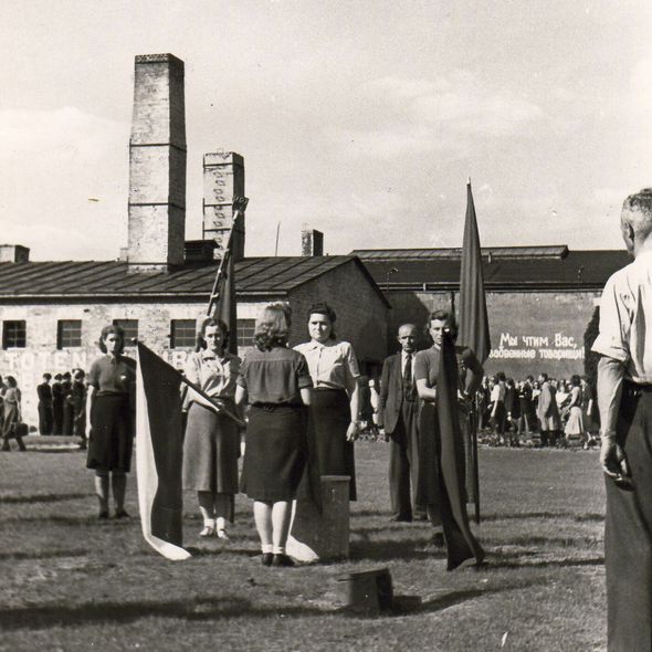 Urnenbegräbnis am Tag der Opfer des Faschismus, 1949