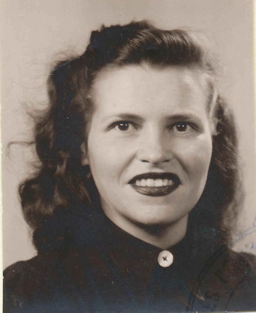 Noëlla Rouget vor ihrer Deportation, 1942/1943